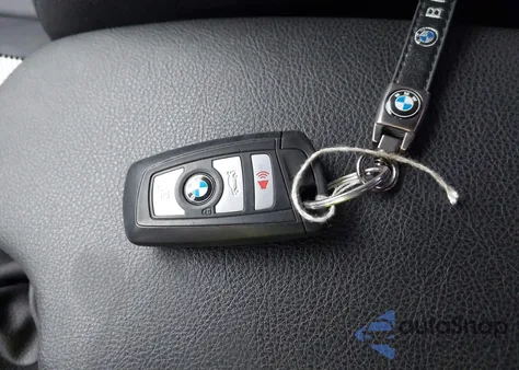 2017 BMW 320I xDrive z USA, uszkodzony, nr VIN WBA8E5G34HNU45371